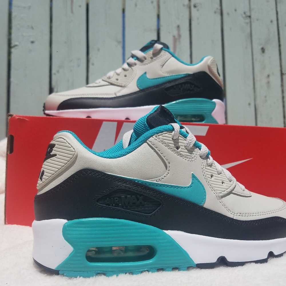 Nike AirMax 90 Big Boys 💥1 day sell